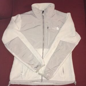 White women’s NorthFace jacket size medium